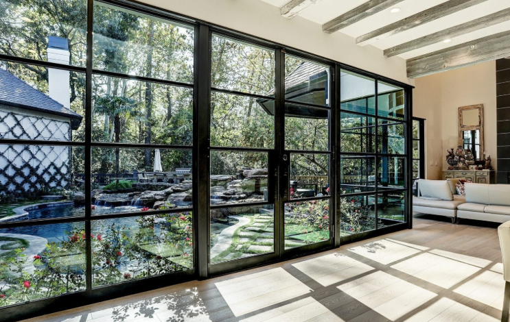 5 Essential Things to Know Before Choosing an Aluminum Window and Door Factory 
